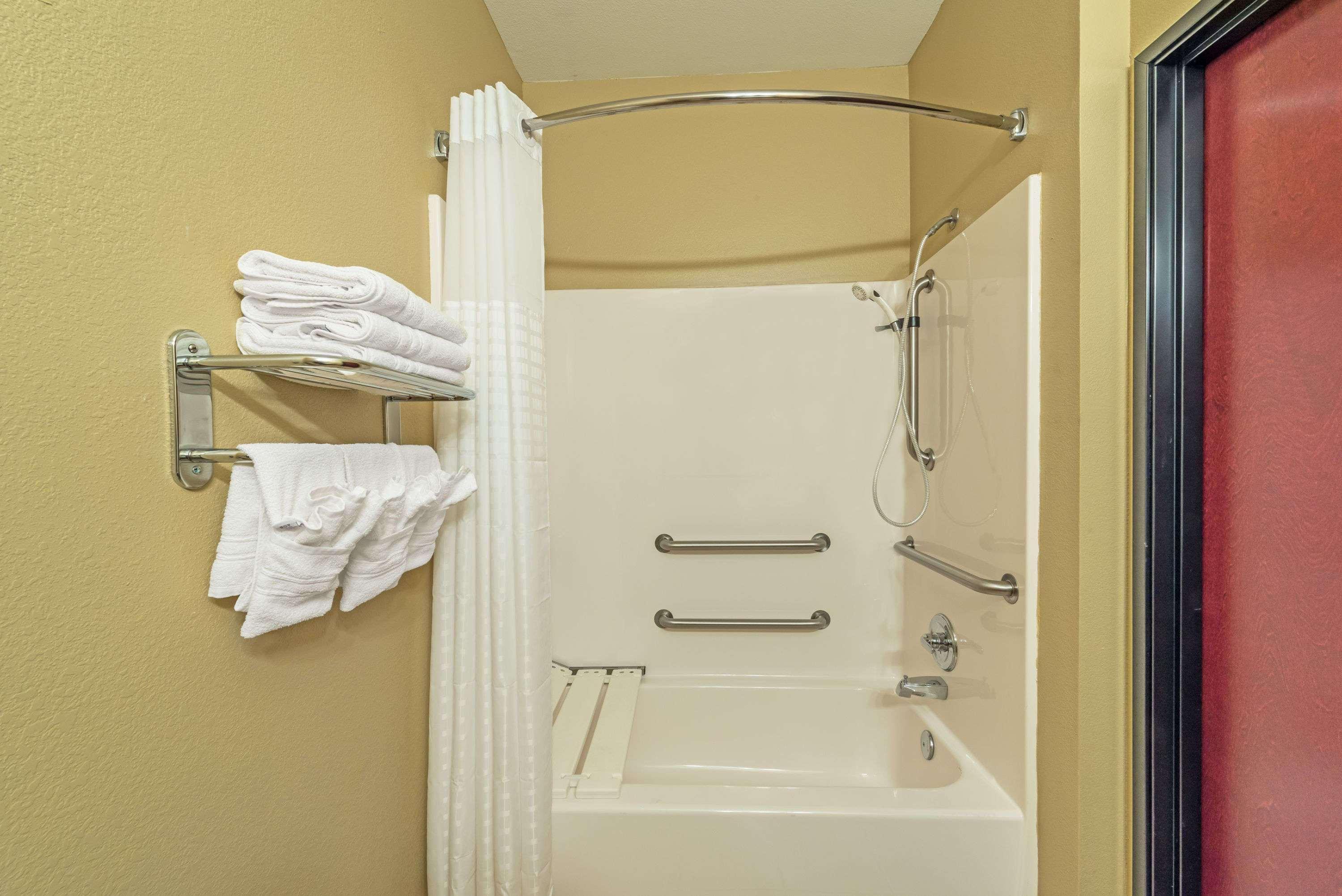 Days Inn By Wyndham Rockdale Texas Екстер'єр фото