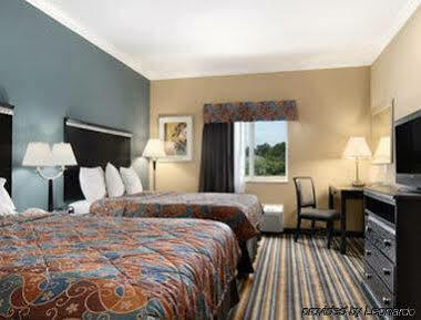 Days Inn By Wyndham Rockdale Texas Екстер'єр фото